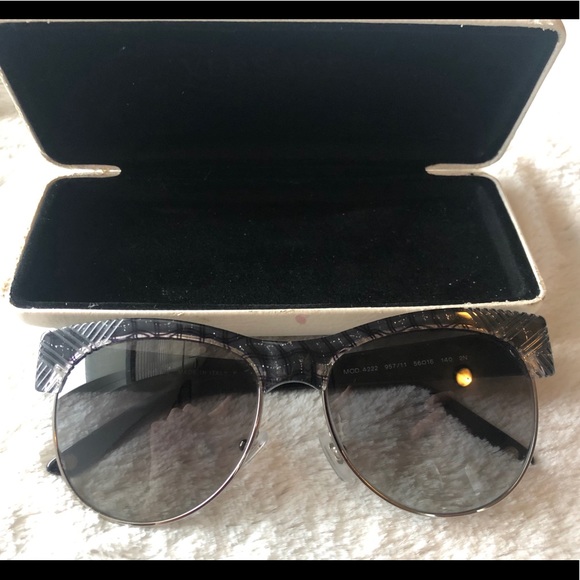Versace Accessories - 😎 Black & Silver Versace Sunglasses w/ Case
